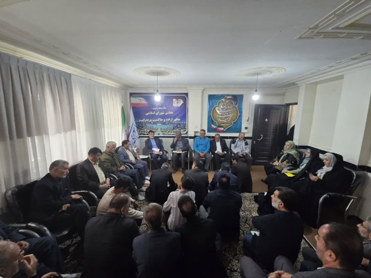 دیدار جمعی از فعالان و معتمدین شهرستان بهار با نماینده مردم بهار و کبودراهنگ / دکتر توسلی:من موافق تفکیک حوزه انتخابیه هستم و برای تحقق آن پیگیرم