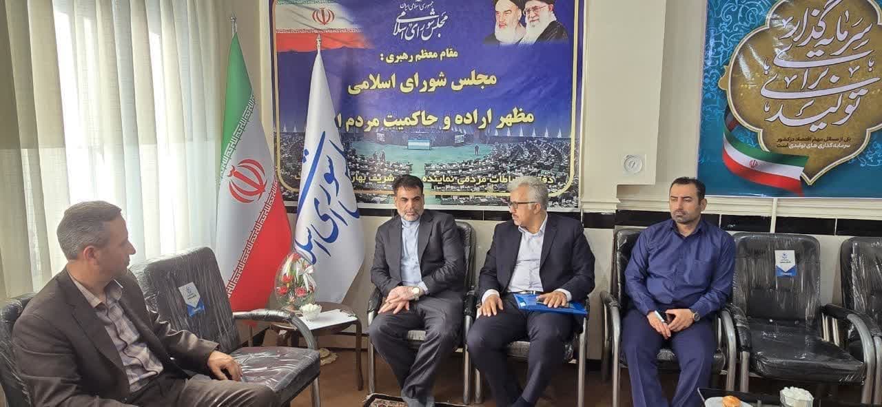 نشست دکتر توسلی با رؤسای دانشگاه‌های شهرستان بهار/ تأکید بر هم‌افزایی علمی برای توسعه همه‌جانبه شهرستان