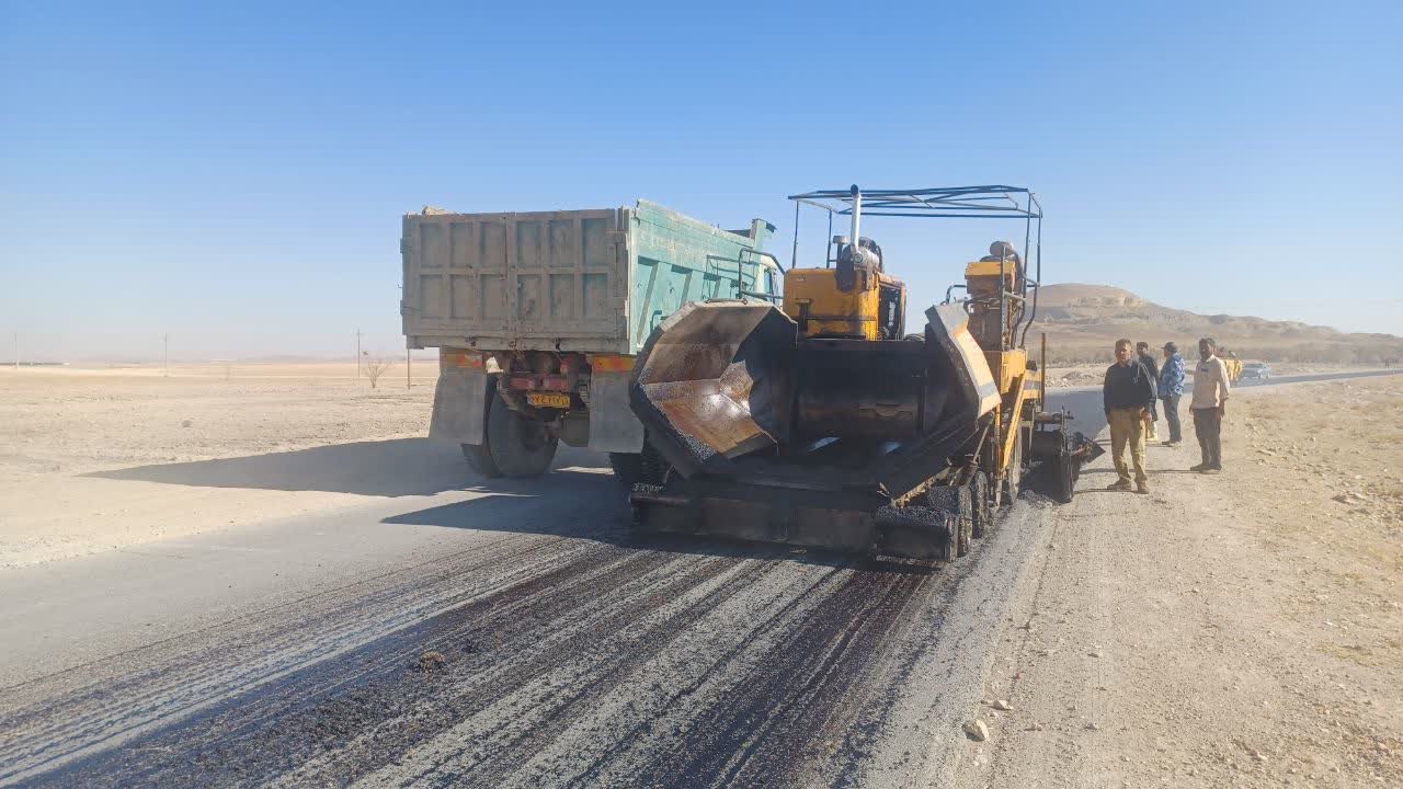 وعده خدمت محقق شد /آغاز عملیات آسفالت جاده آقبلاغ–همدان