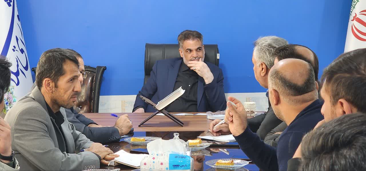 نشست صمیمی دکتر توسلی با کبدی‌کاران کبودراهنگ