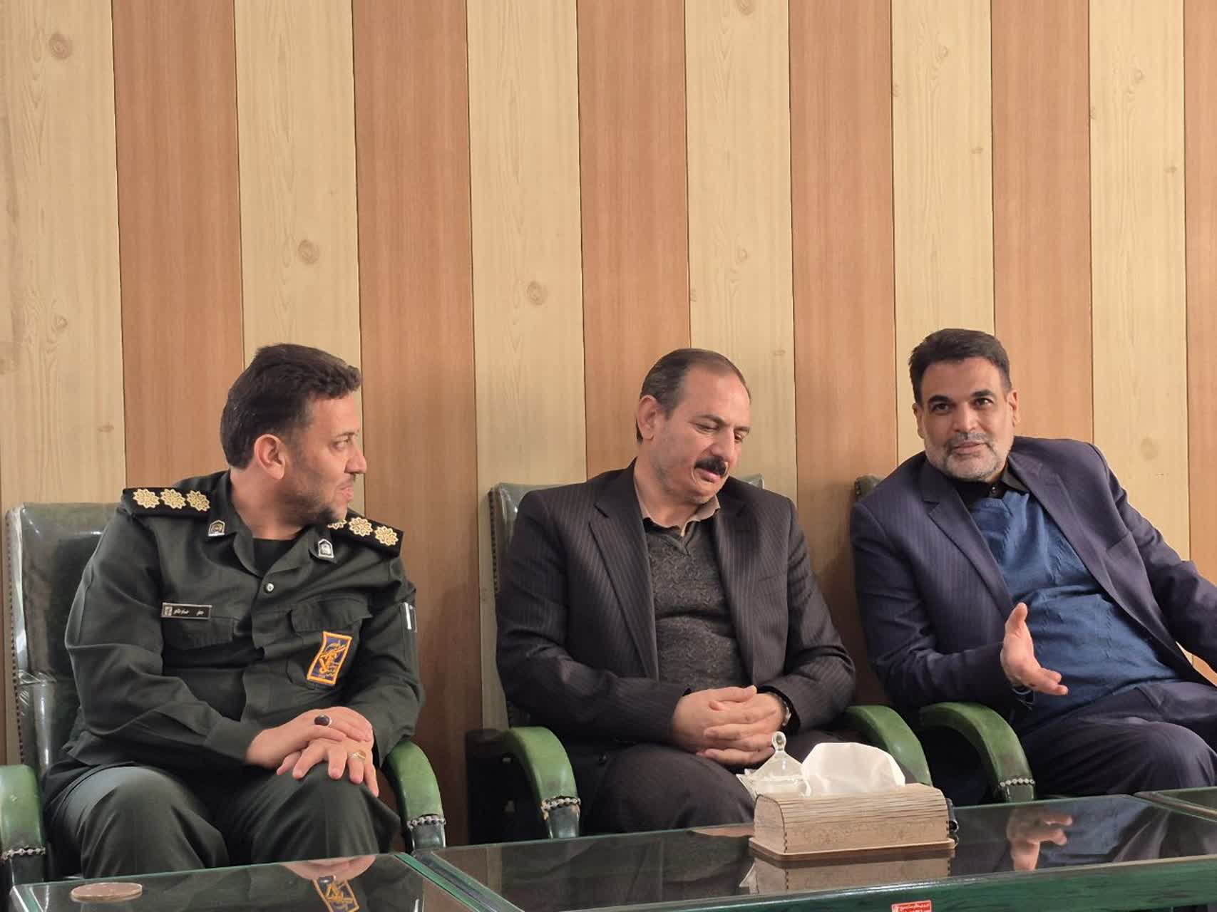 دیدار مشترک دکتر توسلی و فرماندار شهرستان با فرمانده سپاه بهار به مناسبت هفته بسیج/نماینده مردم بهار و کبودراهنگ: خدمت صادقانه به مردم بهترین جلوه بسیجی‌بودن است