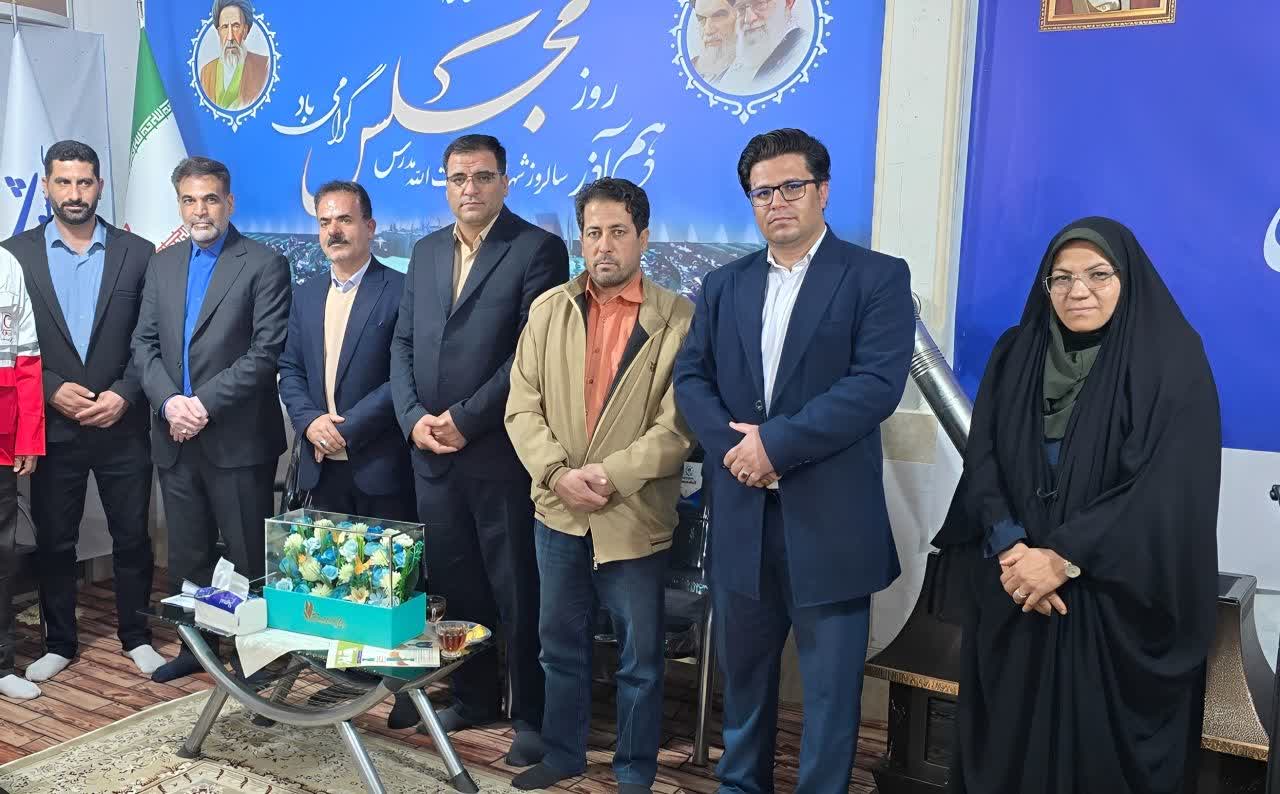 دیدار شهردار و اعضای شورای اسلامی شهر گلتپه با دکترتوسلی به مناسبت گرامیداشت روز مجلس