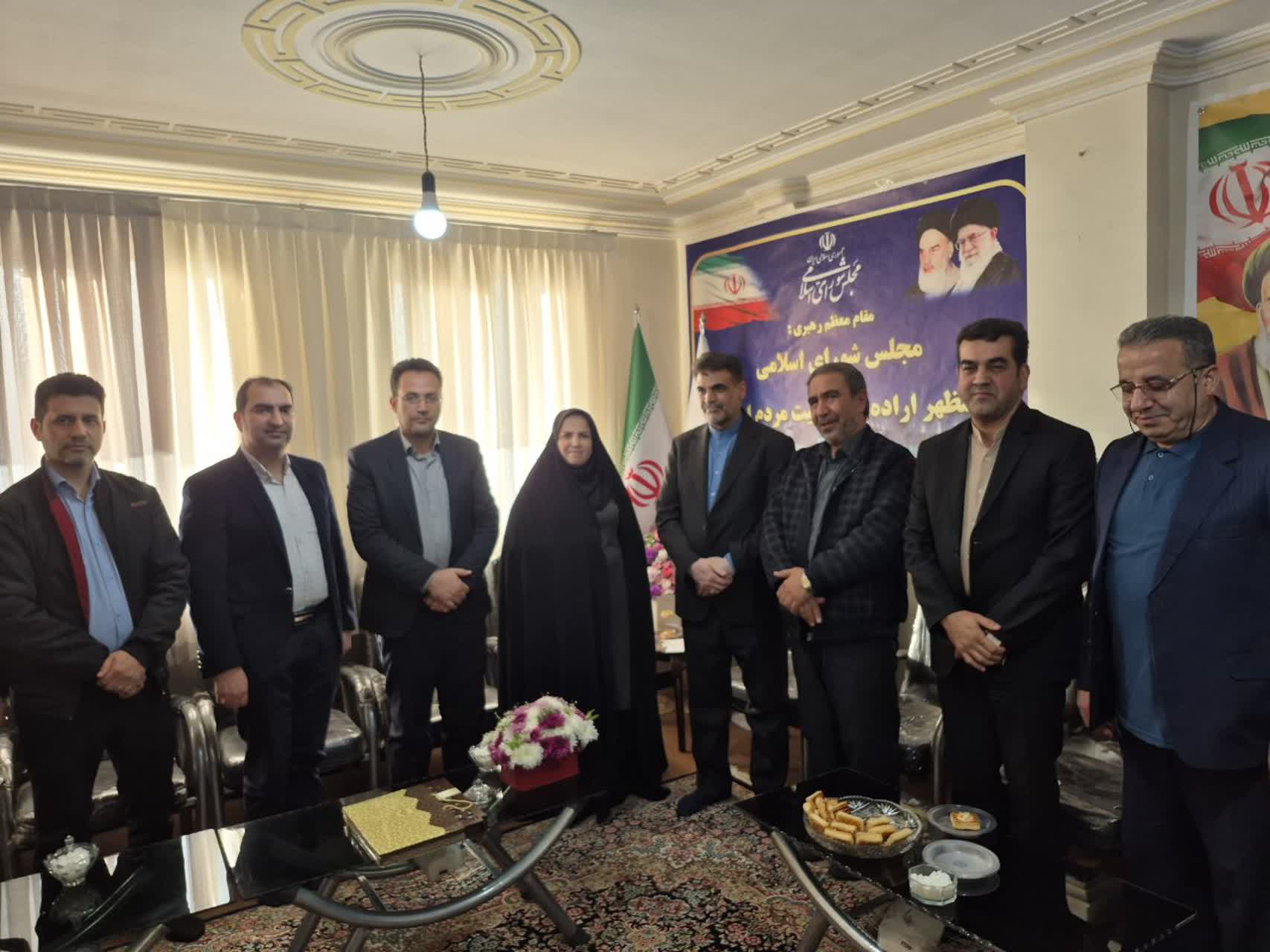 تجلیل از جایگاه مجلس و تقدیر از دکتر توسلی در دیدار جمعی از مدیران و مردم شریف شهرستان بهار با نماینده بهار و کبودراهنگ