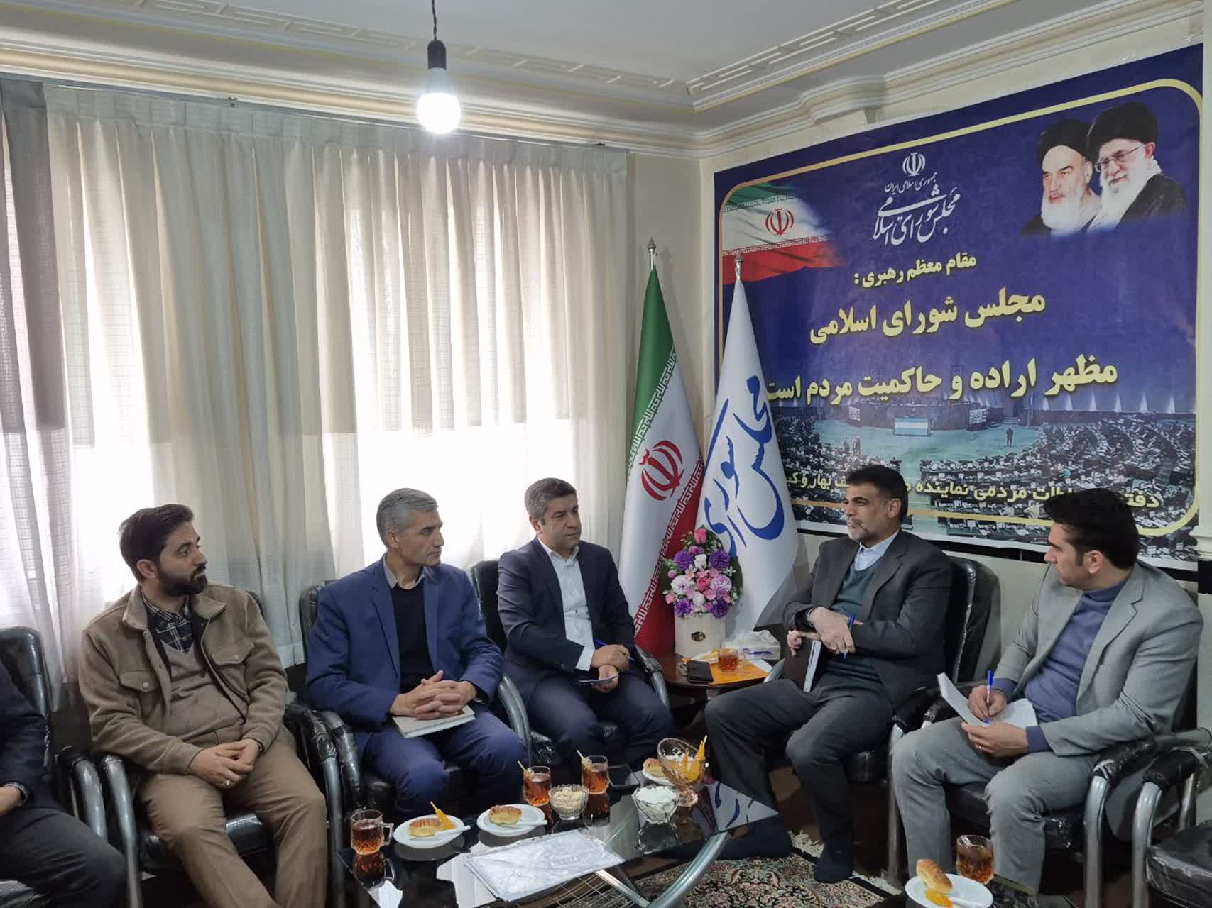 محور گفتوگوی دکتر توسلی با اساتید استان/آسیبهای اجتماعی نیازمند ورود جدی،علمی و تصمیمسازی کارشناسی است