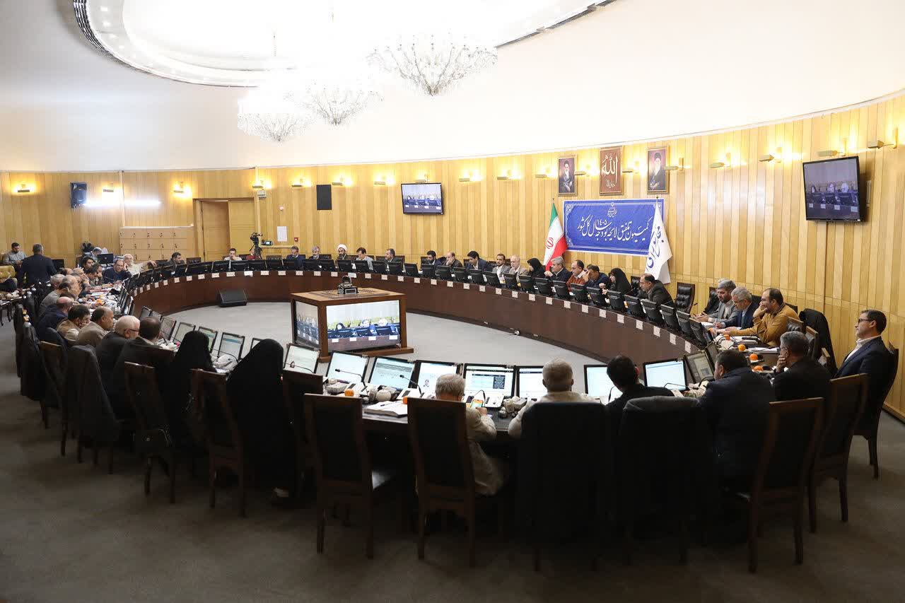 بررسی لایحه بودجه در ۳ شیفت کاری کمیسیون تلفیق مجلس با حضور مقامات ارشد اقتصادی