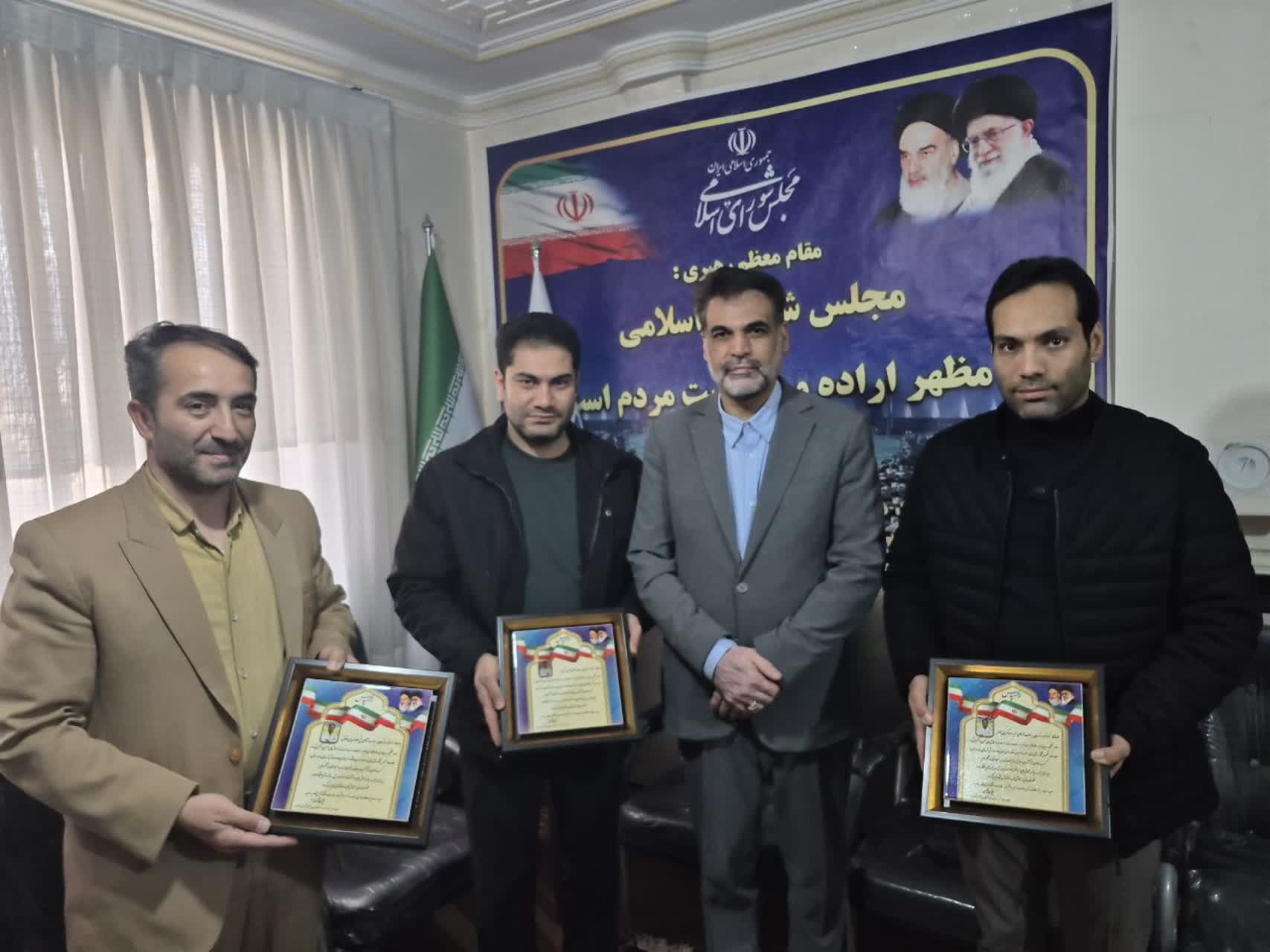 نشست دکتر توسلی با جودوکاران ملیپوش شهرستان بهار و قدردانی از افتخارآفرینان عرصه ورزش