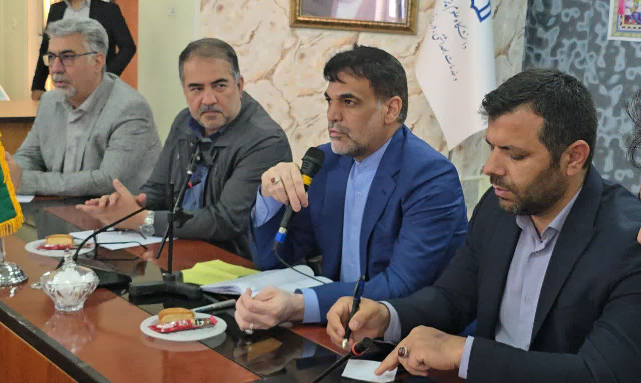 نشست بررسی مشکلات کادر سلامت شهرستان‌های بهار و کبودراهنگ با حضور دکتر توسلی، نماینده مردم شریف بهار و کبودراهنگ در مجلس شورای اسلامی، و دکتر عبادی، معاون پرستاری وزیر بهداشت برگزار شد.