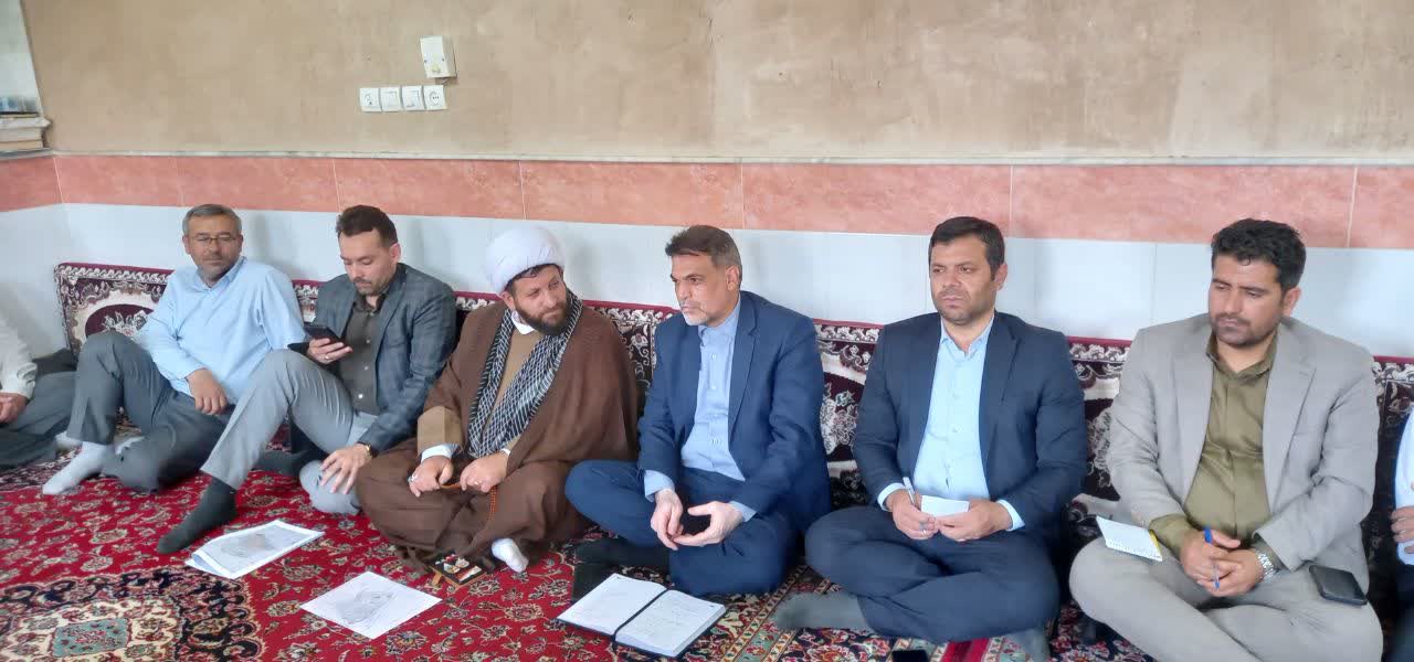 بررسی مشکلات روستای آقبلاغ‌آقداق با حضور نماینده بهار و کبودراهنگ و مسئولان شهرستان کبودراهنگ