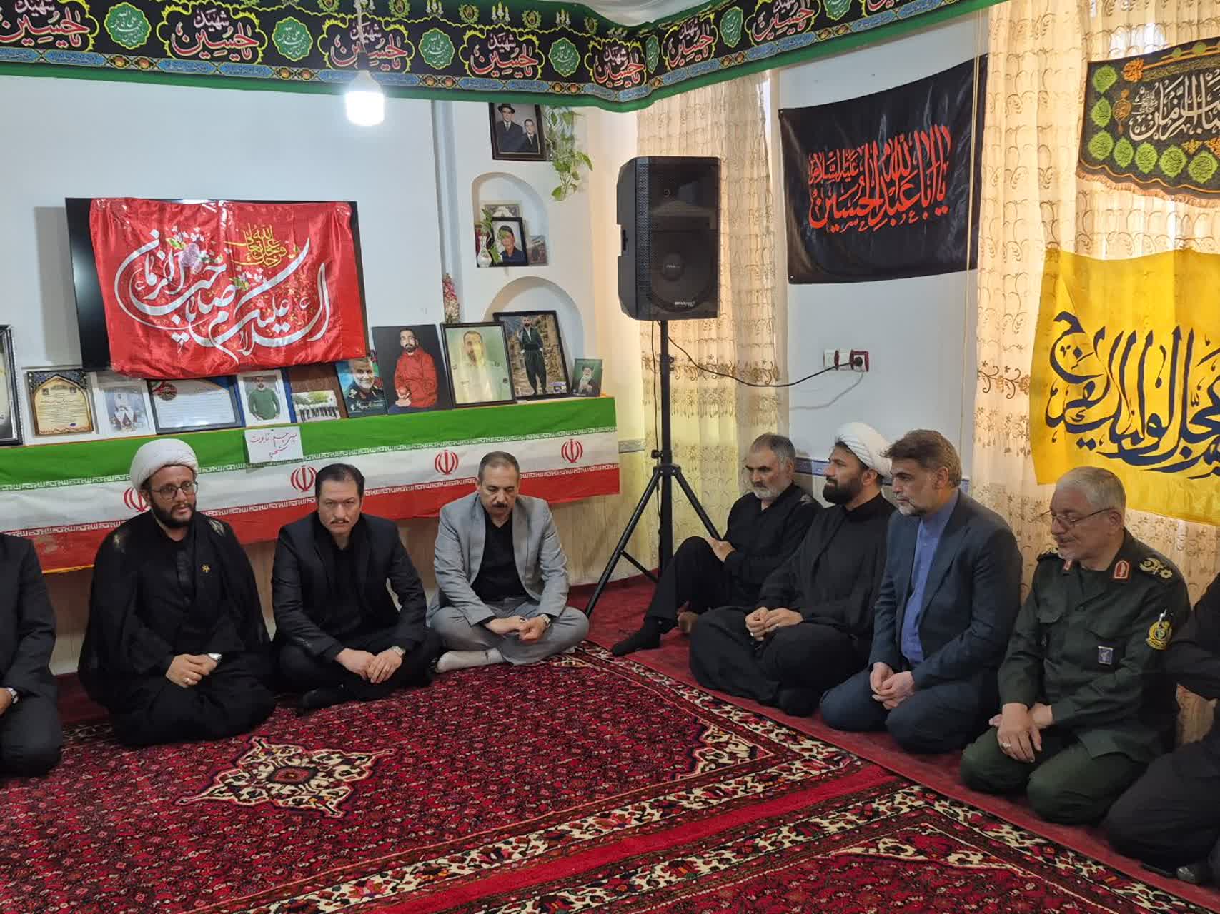 دیدار جمعی از مسئولین با خانواده معظم شهید امیر حسین صفادوست