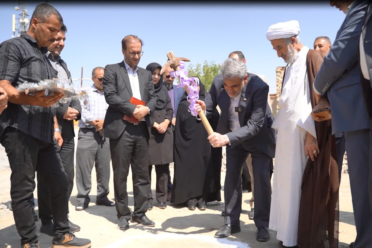  کلنگ‌زنی دبیرستان ۶ کلاسه دخترانه کوثر صالح‌آباد