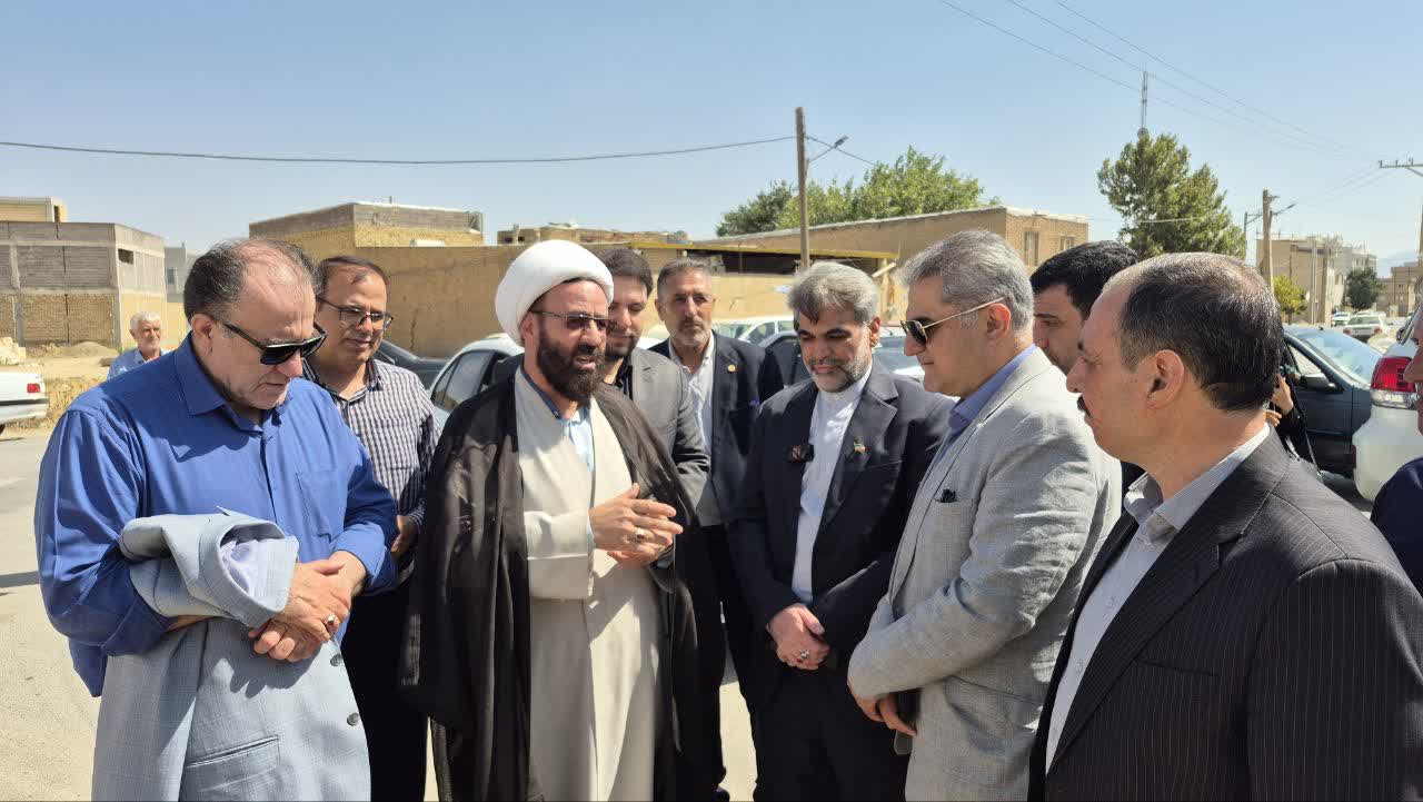 پیگیری موانع اجرای نهضت ملی مسکن لالجین با حضور دکتر توسلی و معاون وزیر راه و شهرسازی/ تایید بر شروع عملیات اجرایی نهضت ملی مسکن لالجین تا یک ماه آینده