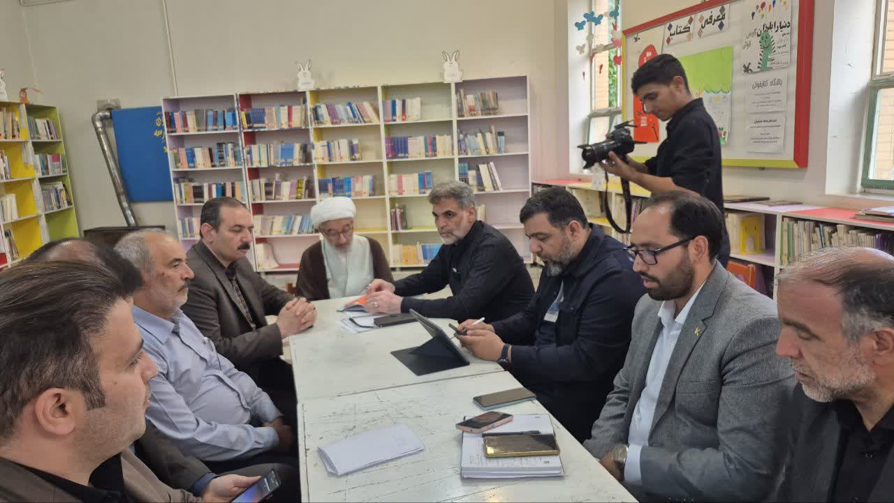 بازدید دکتر توسلی و معاون توسعه و مدیریت منابع کانون پرورش فکری کشور از مرکز فرهنگی‌وهنری صالح‌آباد