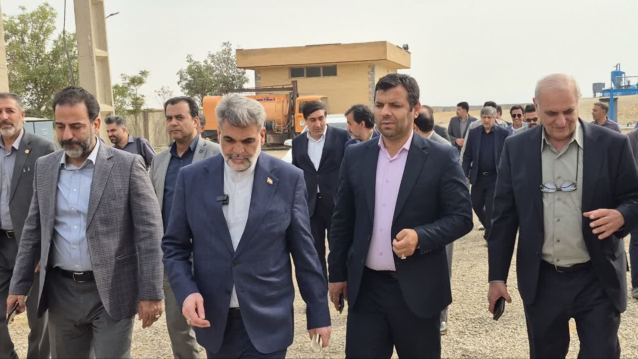 بازدید معاون وزیر نیرو از تصفیه‌خانه فاضلاب کبودراهنگ