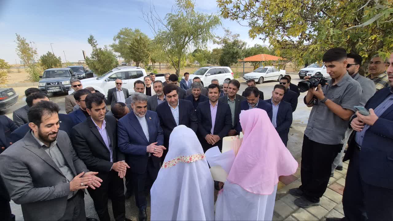 سفر معاون وزیر نیرو به شهرستان کبودراهنگ و ادای احترام به مقام شامخ شهدا در شهر گل تپه /بررسی طرح های  آب و برق  با حضور دکتر توسلی و مهندس کردی